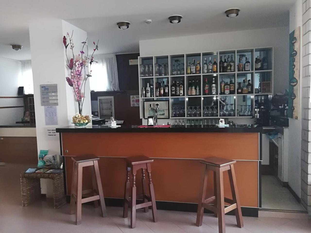 安布拉酒店 利尼亚诺萨比亚多罗 外观 照片